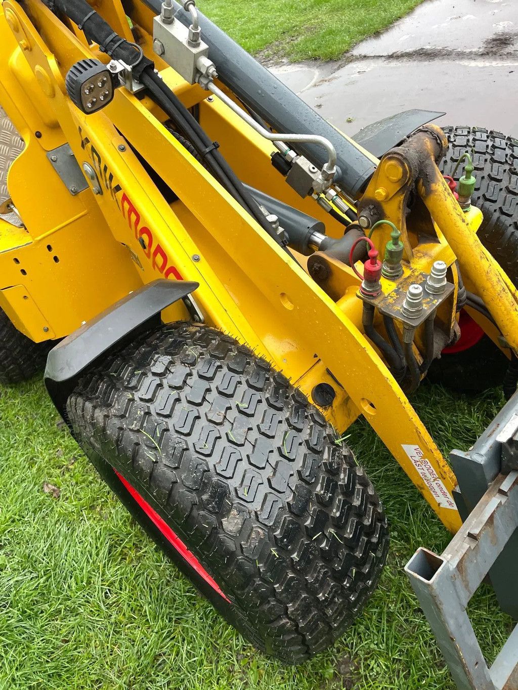 Knikmops 130 kniklader 2020 met kenteken nieuwe banden