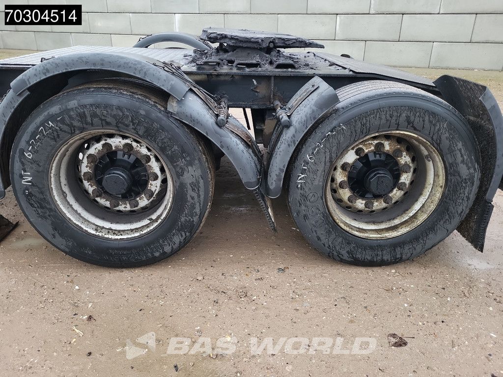 Renders Steering Axle