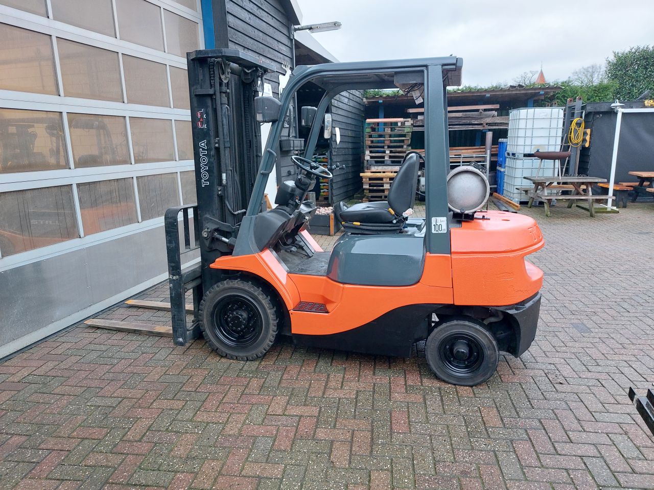 Toyota 7fgf25 triplex sideshift vorkspreider lpg