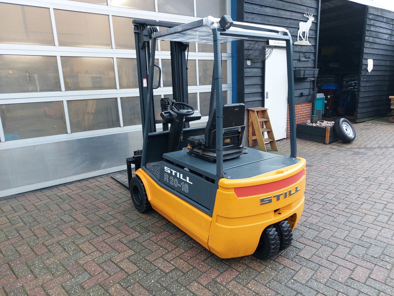 Still R20-18 triplex sideshift