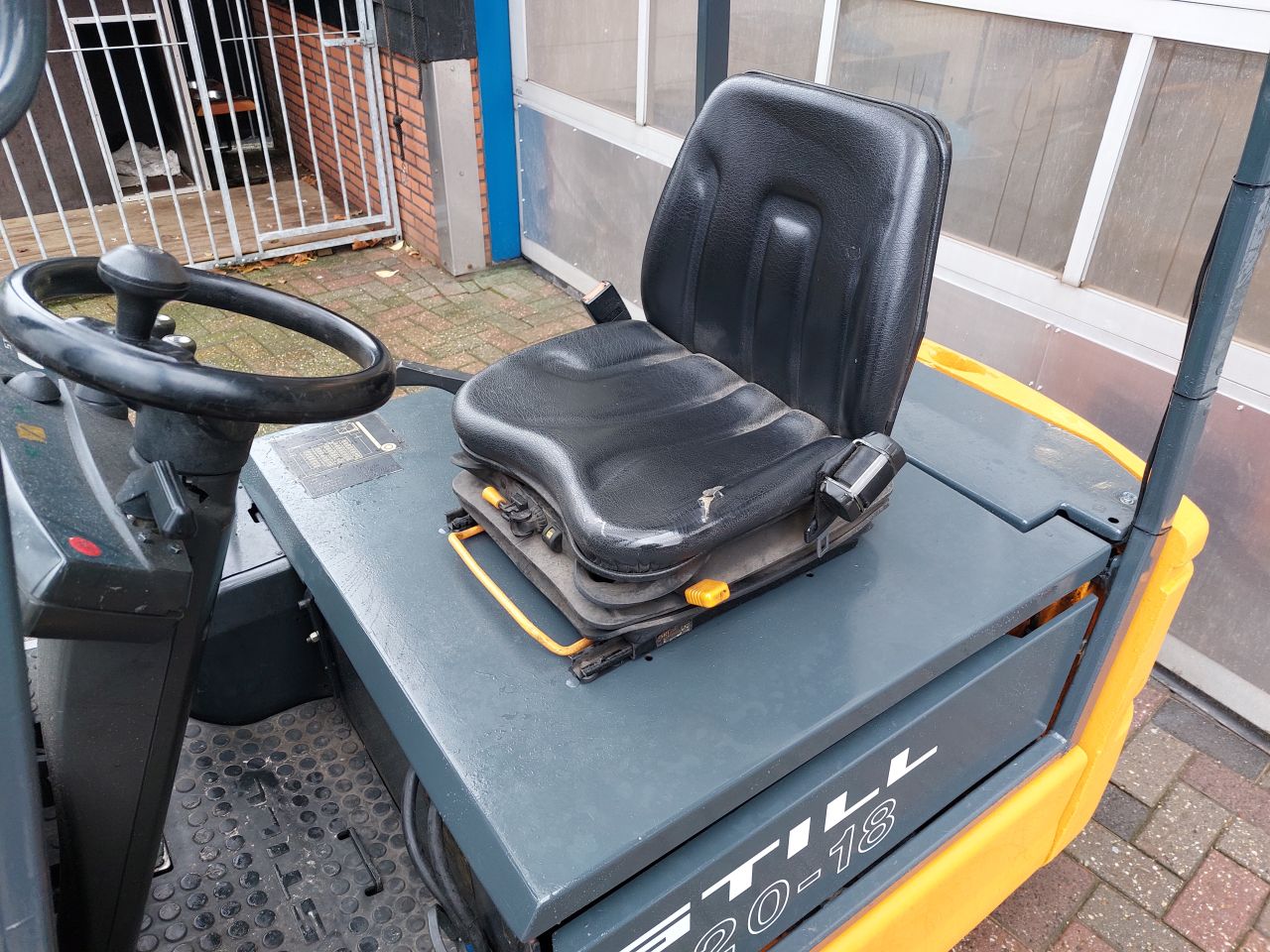 Still R20-18 triplex sideshift