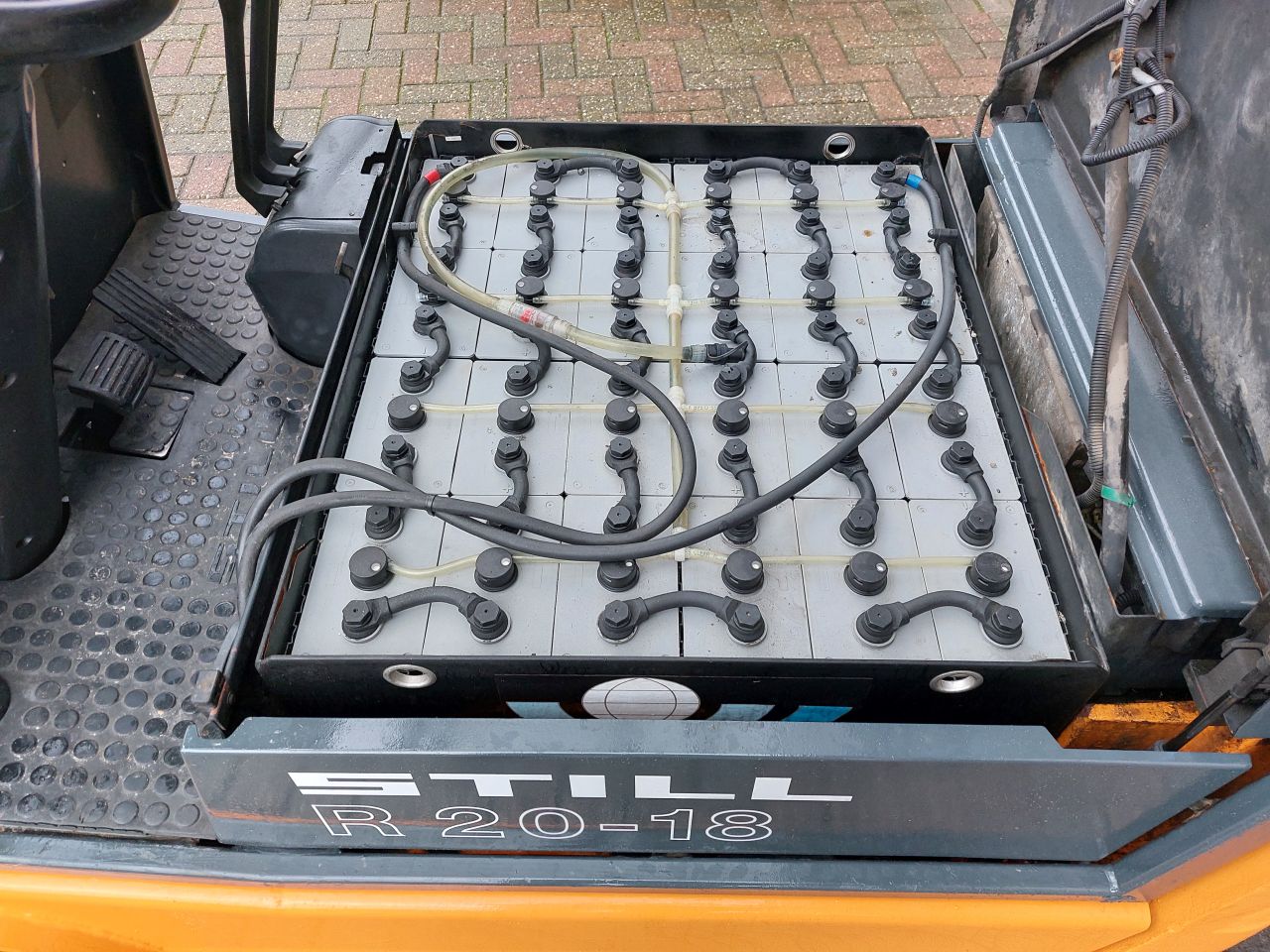 Still R20-18 triplex sideshift