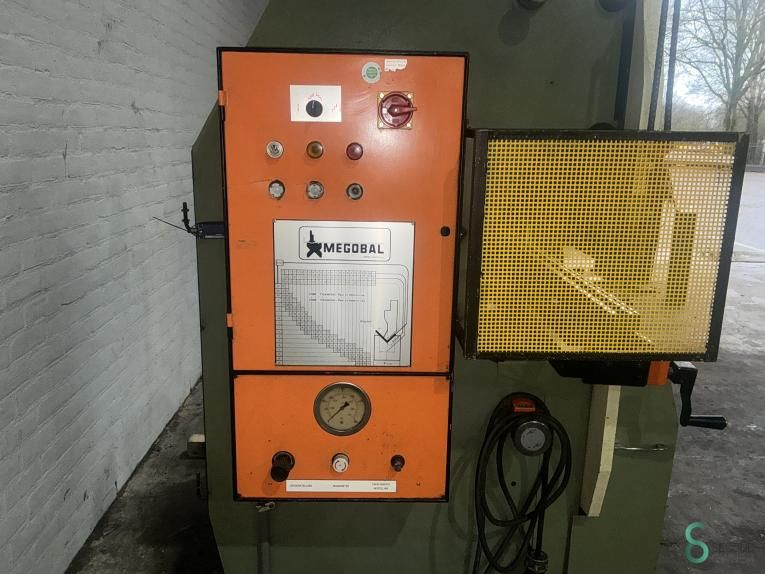 Press brakes Megobal PB1635