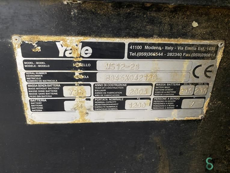 Stackers Electric Yale MS 12 2005