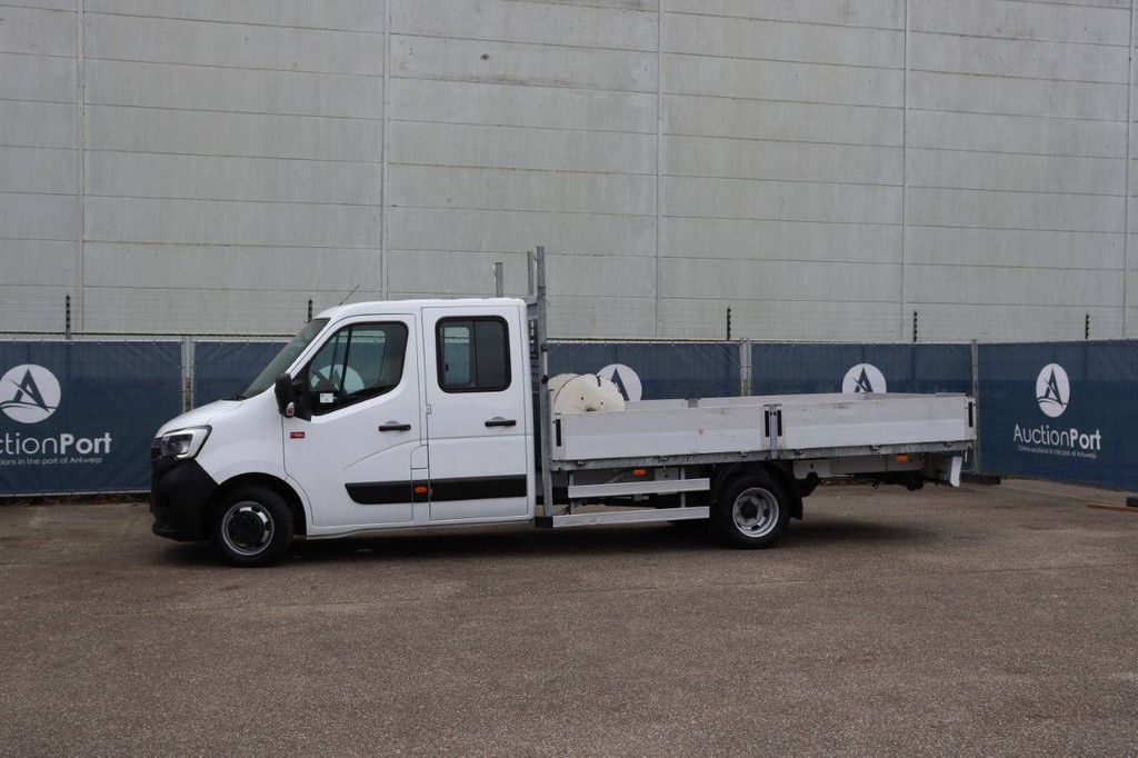 Pick-up with loading bed Renault Master Diesel 2020