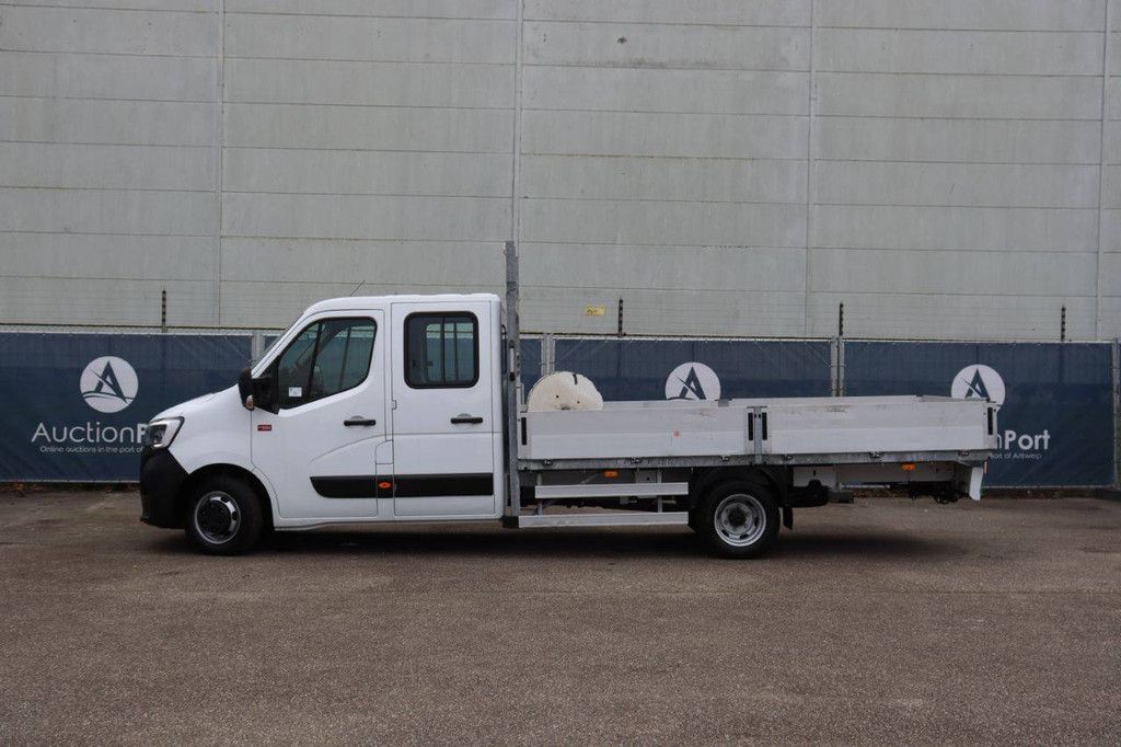 Pick-up with loading bed Renault Master Diesel 2020