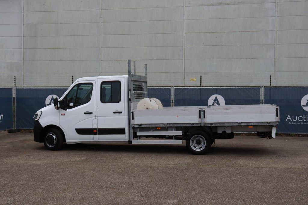 Pick-up with loading bed Renault Master Diesel 2020