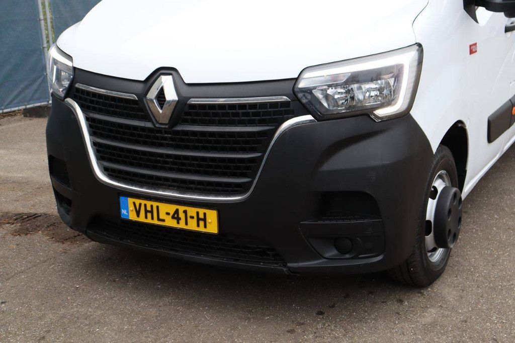 Pick-up with loading bed Renault Master Diesel 2020