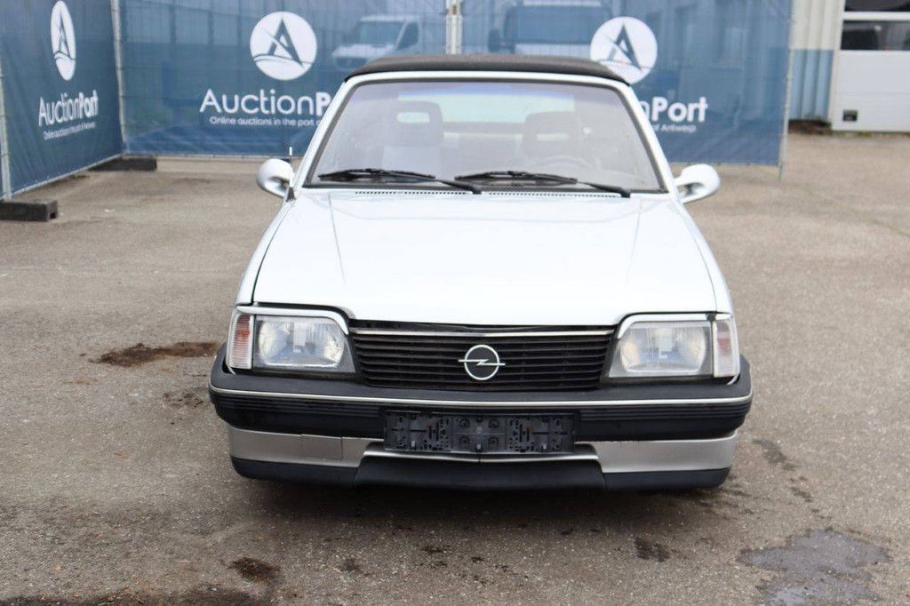 Cabriolet Opel ASCONA-C Benzine 1985