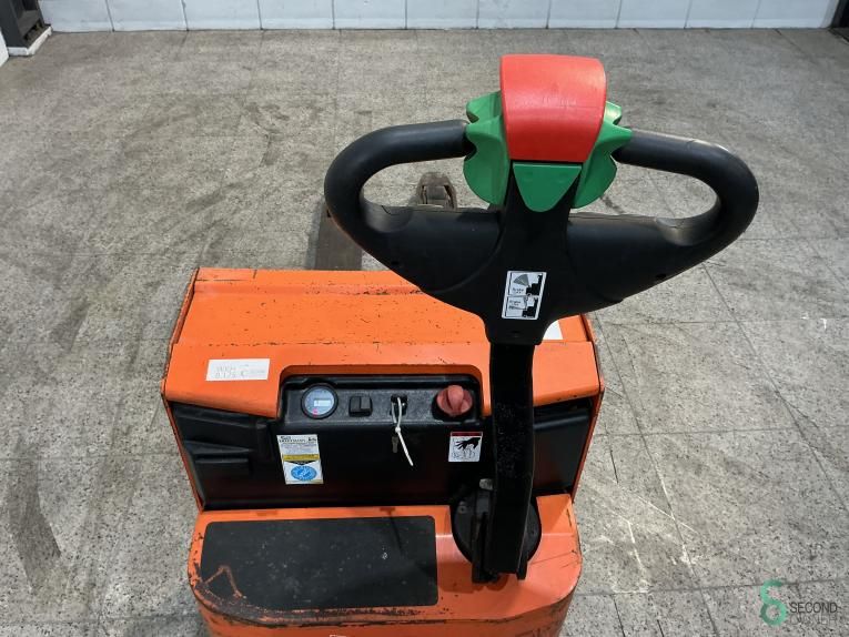 Pallet trucks Electric Doosan LEDH18 2009