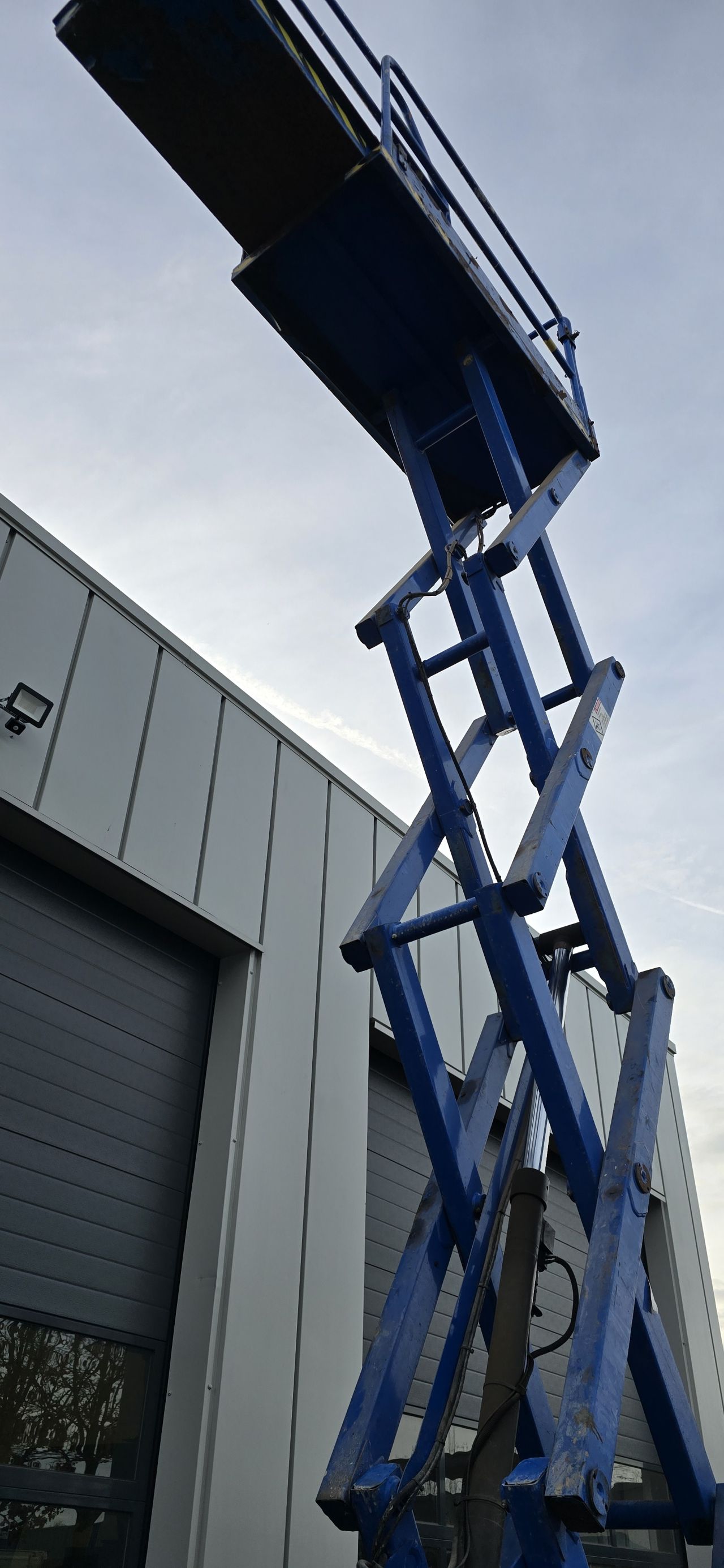 Schaarhoogwerker Upright 8 meter