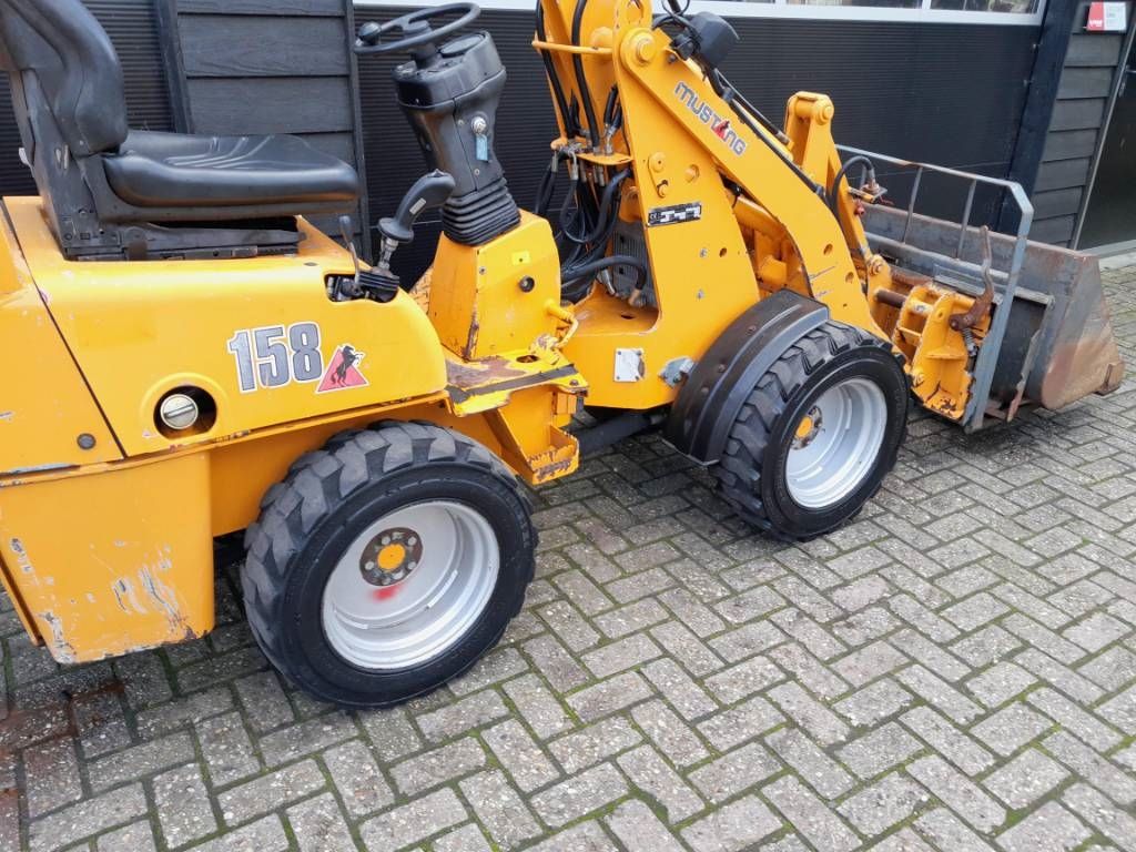 Mustang KL 158 minishovel zelfde als Weidemann 1140
