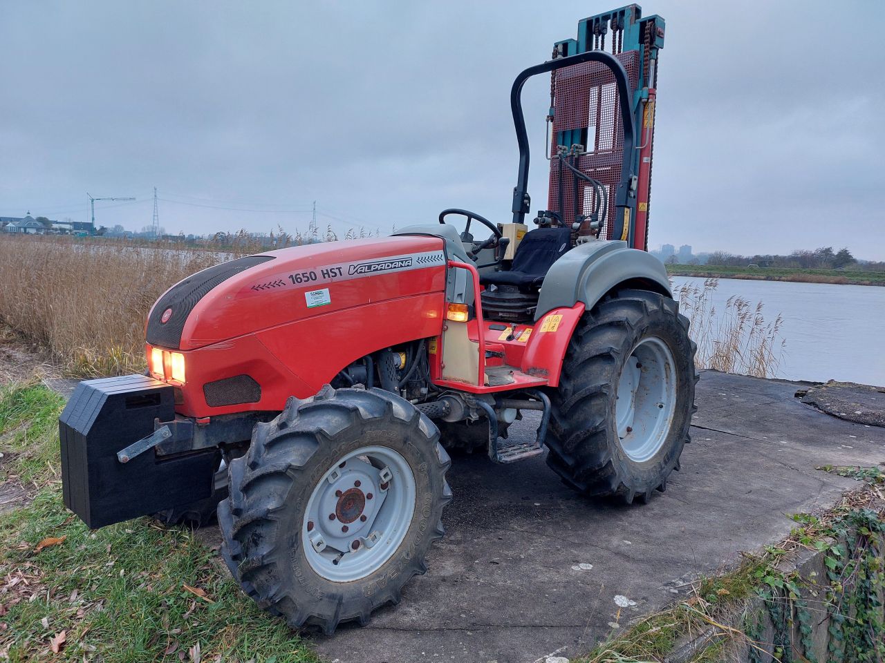 Valpadava 1650 HST met hefmast