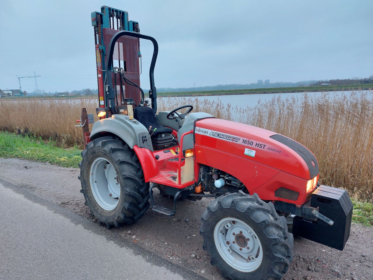 Valpadava 1650 HST met hefmast