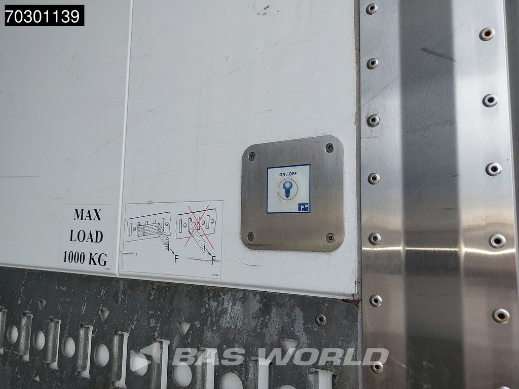 Mercedes Antos Antos 1827 4X2 19tonner LOW Mileage! Automatic 1500kg Ladebordwand Euro 6