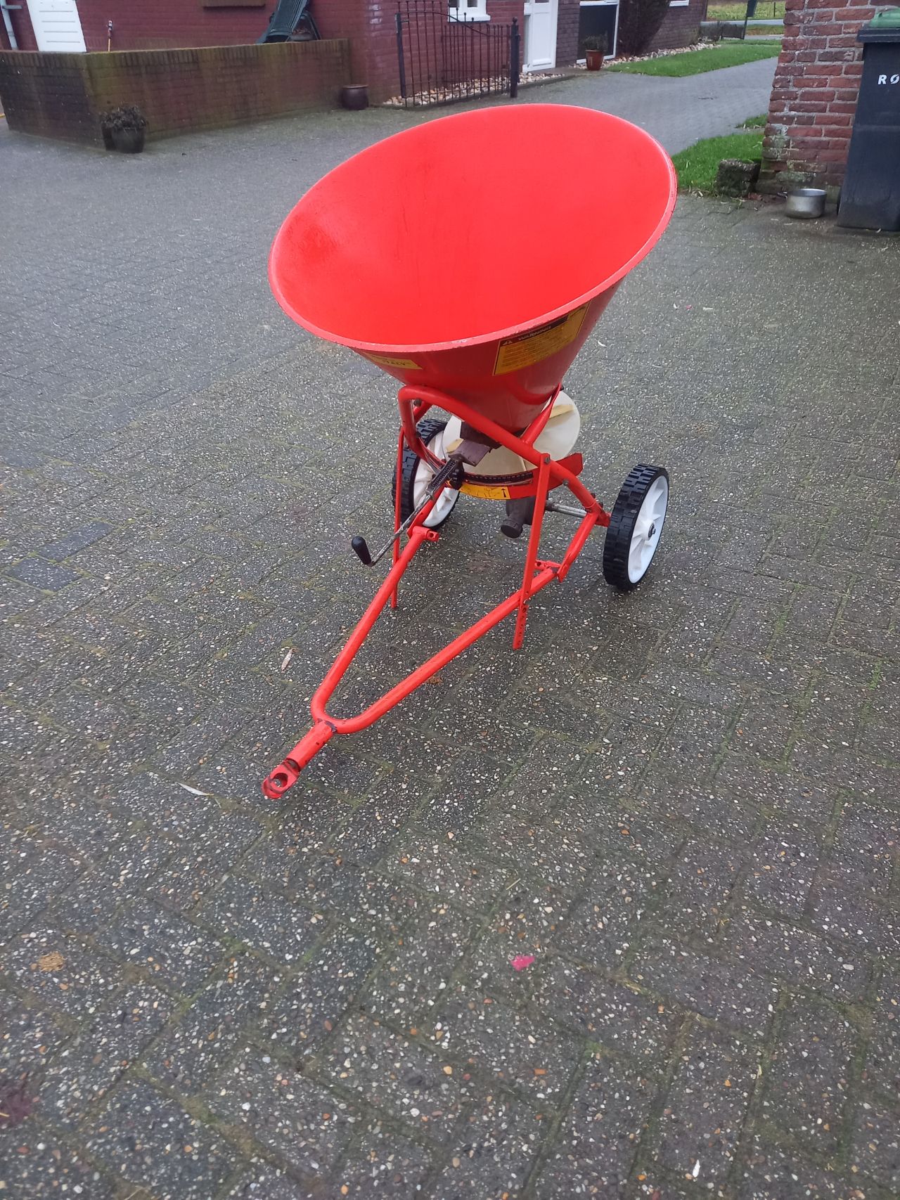 Kunstmeststrooier zoutstrooier diverse Kunstmeststrooier Kunstmeststrooier zoutstrooier diverse Kunstmeststrooier