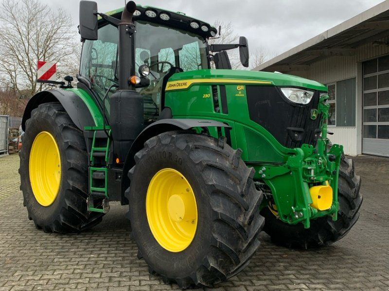 John Deere 6R 230