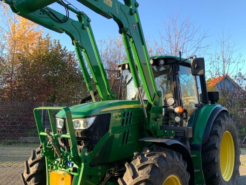 John Deere 6125M