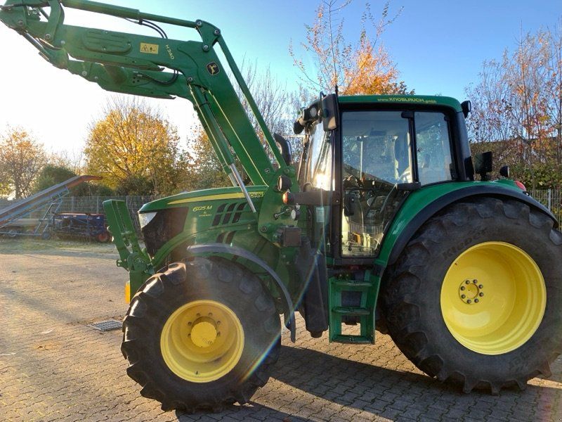 John Deere 6125M