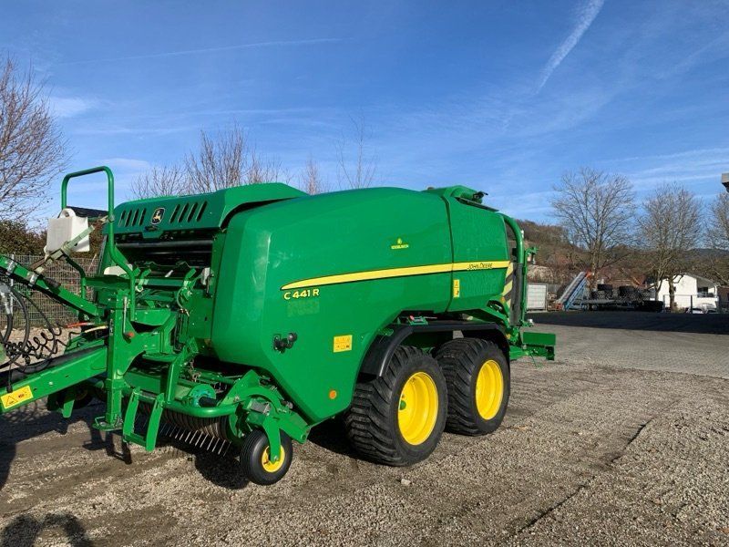 John Deere C441R