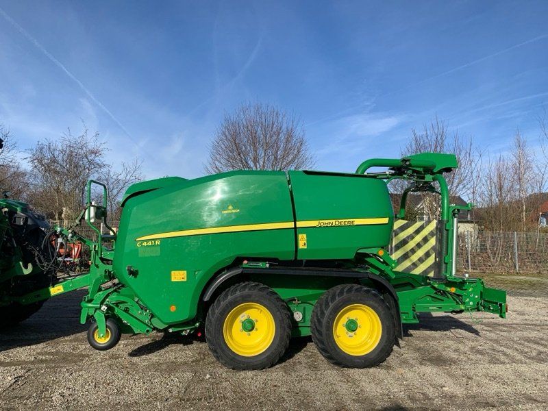 John Deere C441R