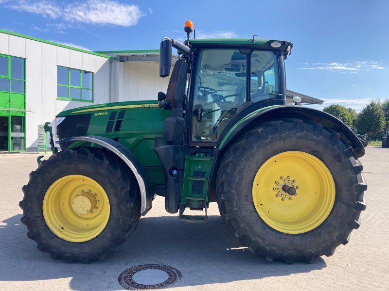 John Deere 6250 R