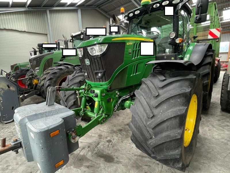 John Deere 6215R