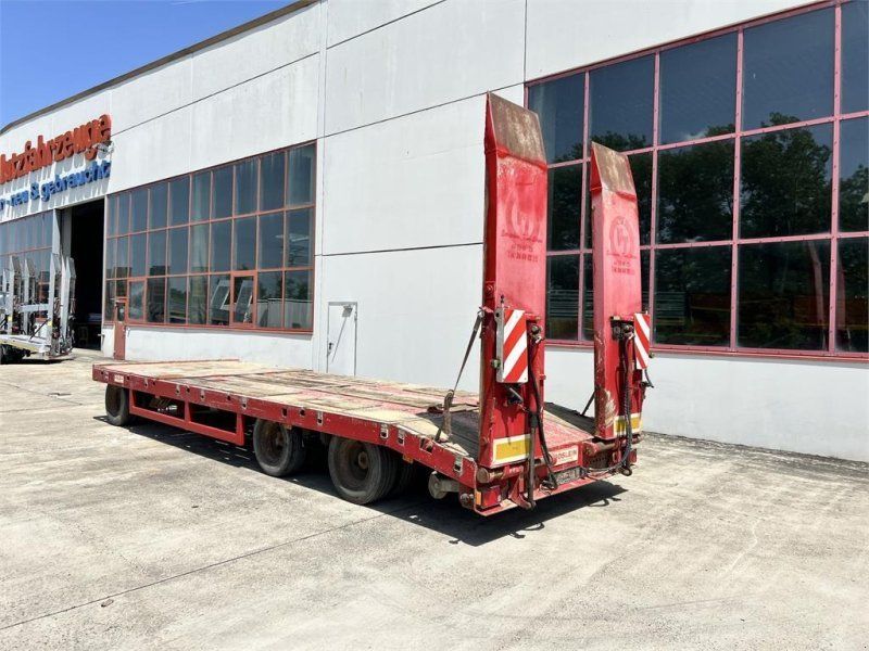 T3 3 Achs Tieflader mit gerader Ladefläch