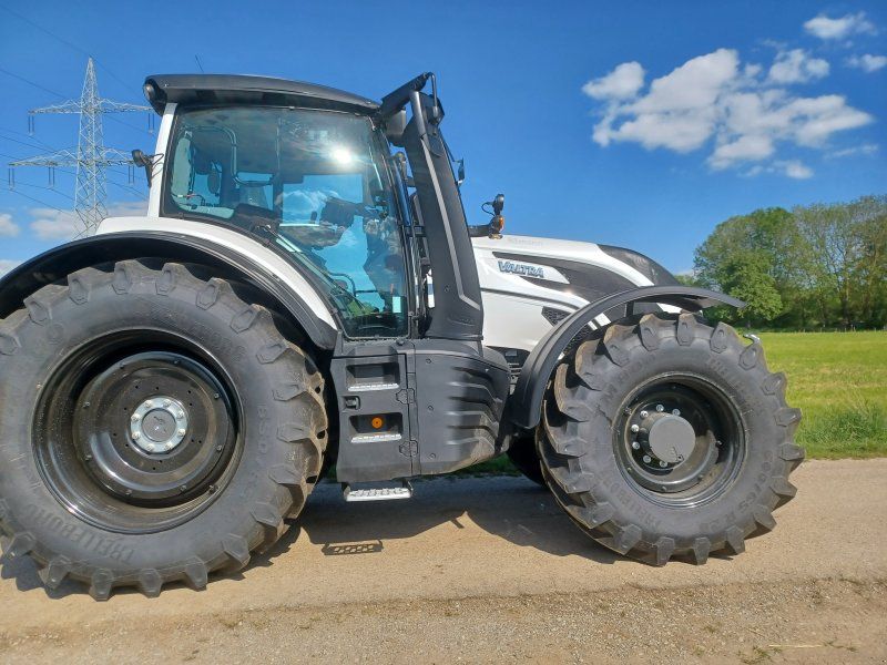 Valtra T215 D