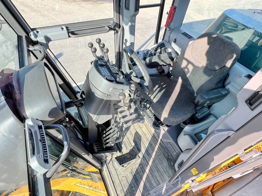 Volvo G946B 6x6 AWD - EPA Certified