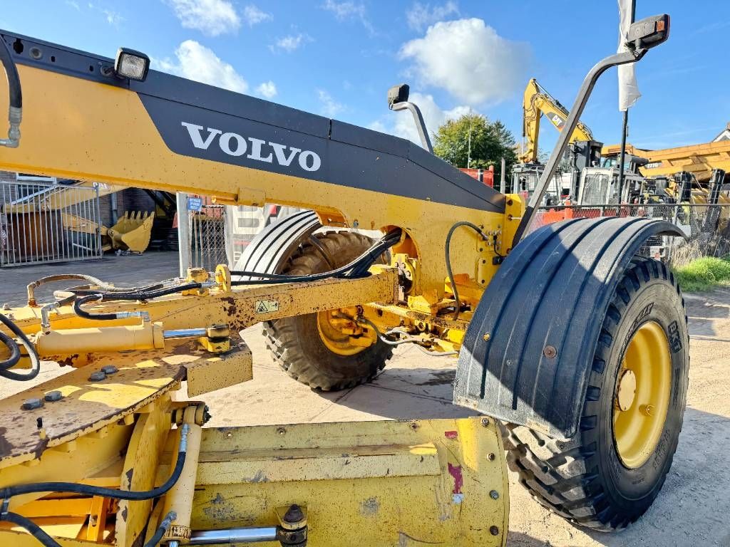 Volvo G960B - 4.90 Meter Blade / Backup Camera