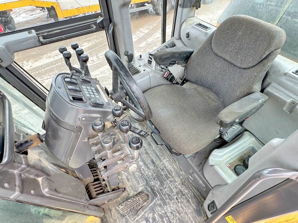 Volvo G970 - 5.5 Meter Blade / EPA Certified