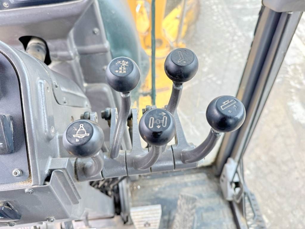 Volvo G970 - 5.5 Meter Blade / EPA Certified