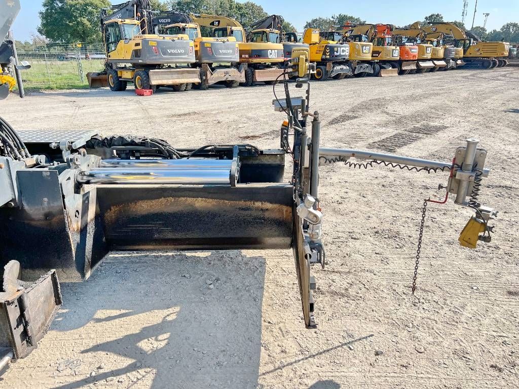 Volvo P7820C - 6 Meter Paving Width / Topcon GPS