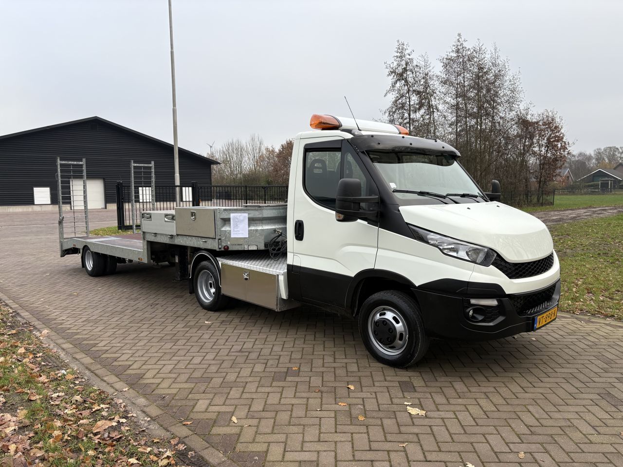 Be trekker 7 ton Iveco Daily 40C21 - be oplegger KUIPER 5 ton