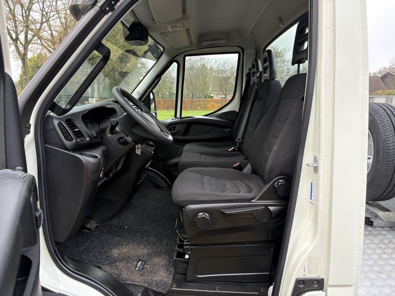 Be trekker 7 ton Iveco Daily 40C21 - be oplegger KUIPER 5 ton