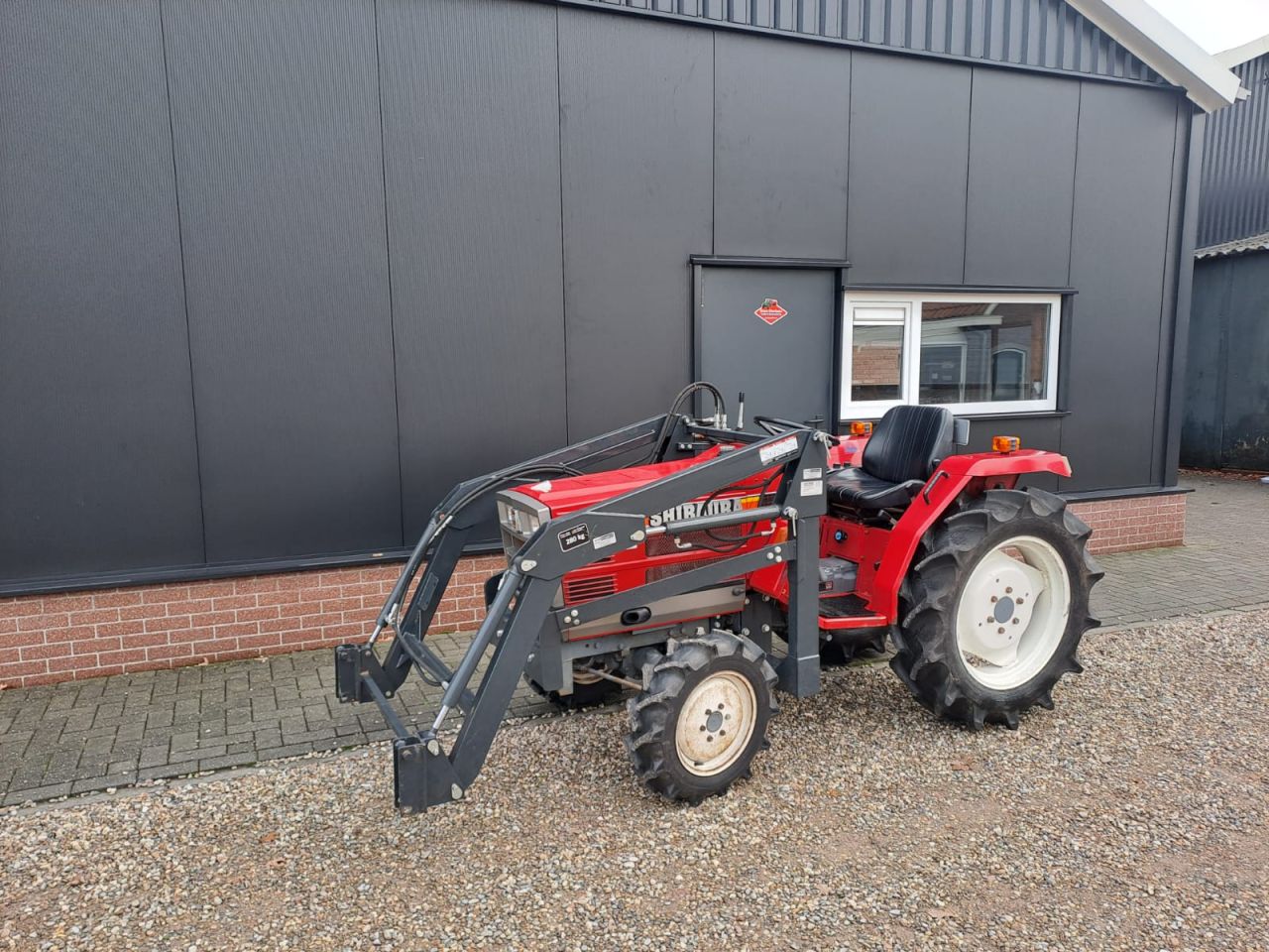 Shibaura P21F met Frontlader