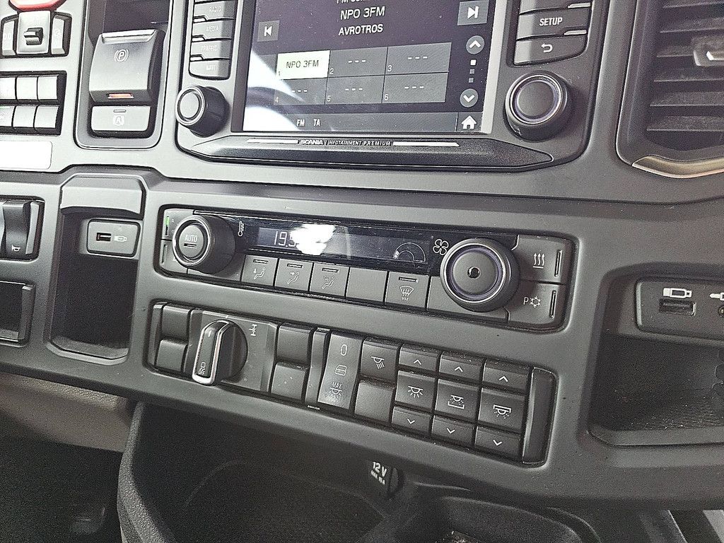 SCANIA R500 led skirts retarder