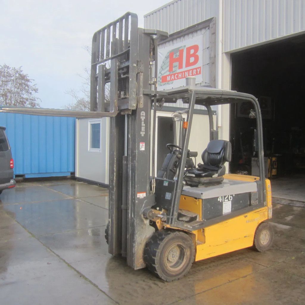 Nissan Heftruck, L30T elektrisch, triplomast, side shift.