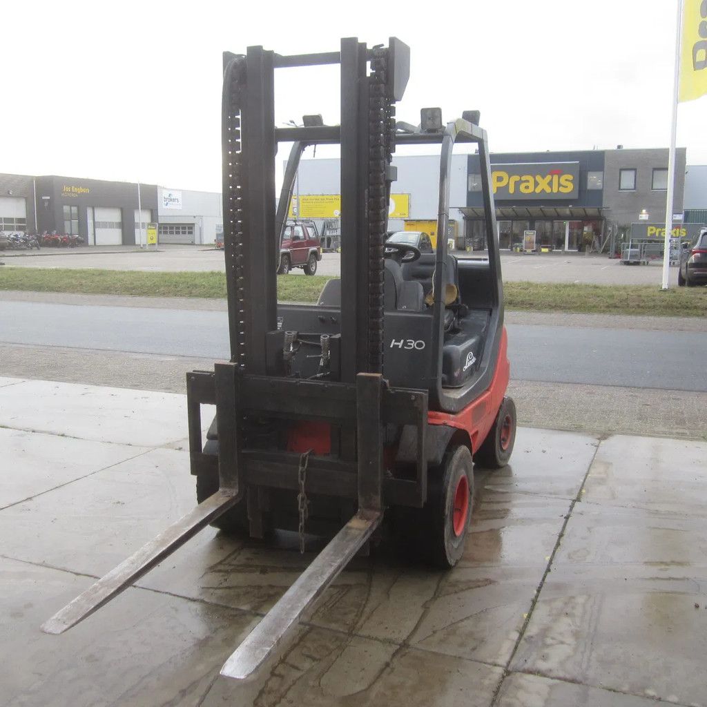 Linde Heftruck, H30, diesel, duplomast, side shift.