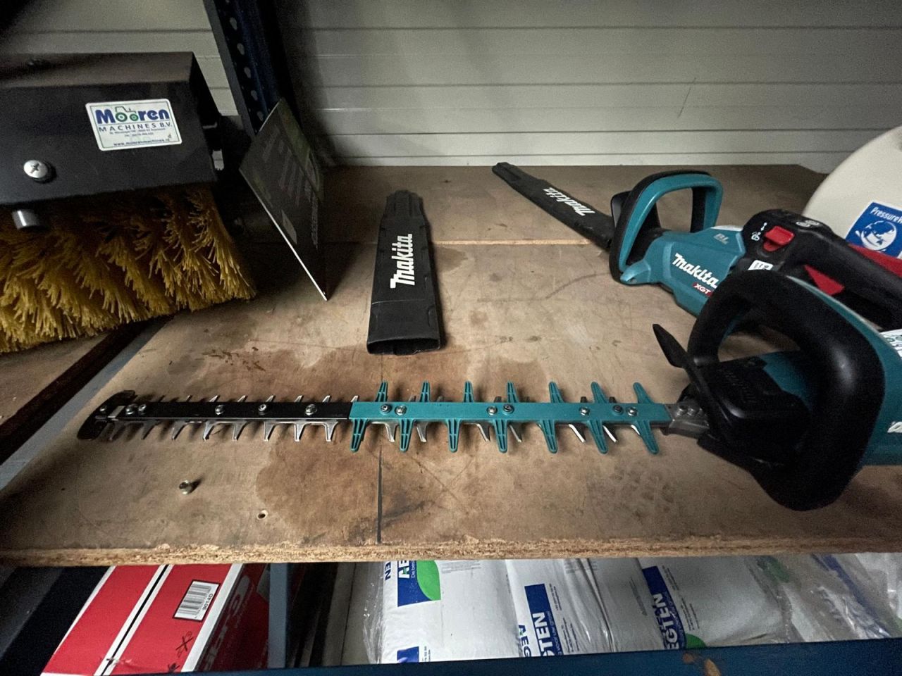 Makita UG004GZ - 40 volt accuheggenschaar