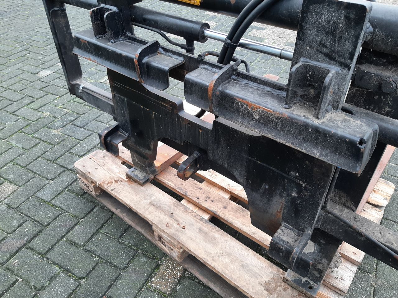 Palletvork verstelbaar voor Schäffer shovel / kniklader