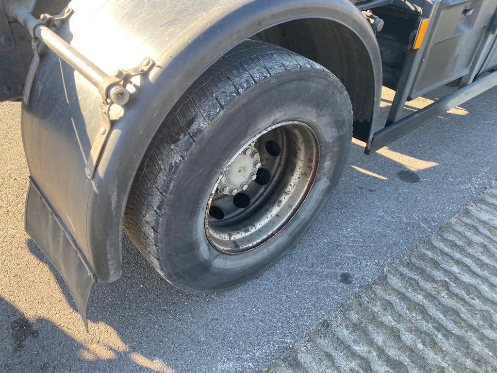 Mercedes Benz AXOR 1829 4x2 chassis cab