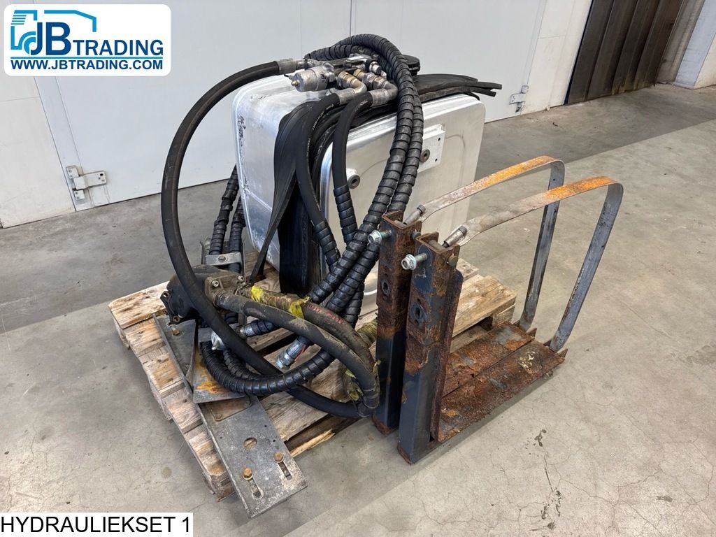 Afhymat Pump, tank and hydraulic hoses