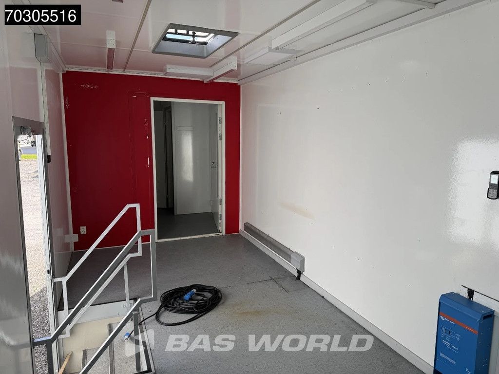 Volvo FL 250 4X2 14tonner Automatic Exhibition truck EURO 6