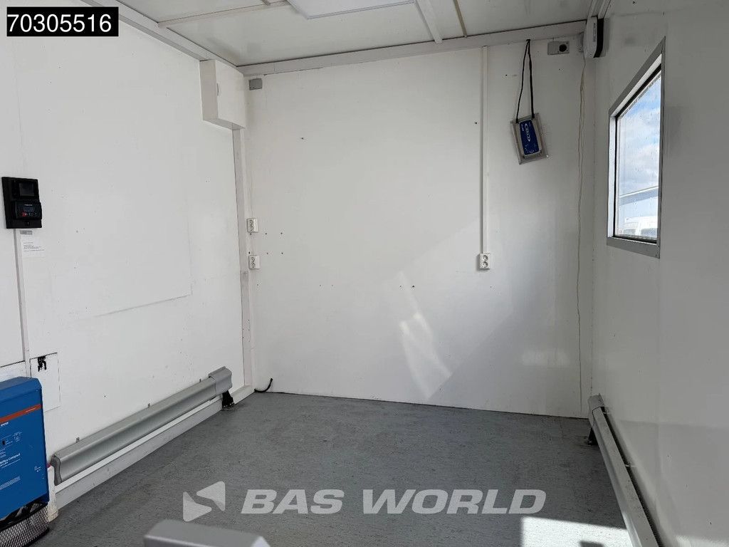 Volvo FL 250 4X2 14tonner Automatic Exhibition truck EURO 6