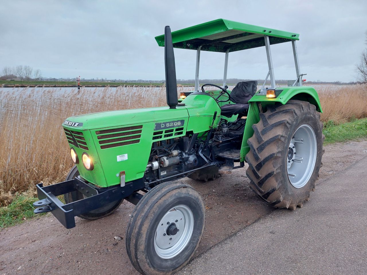 Deutz D 5206 met zonnedak