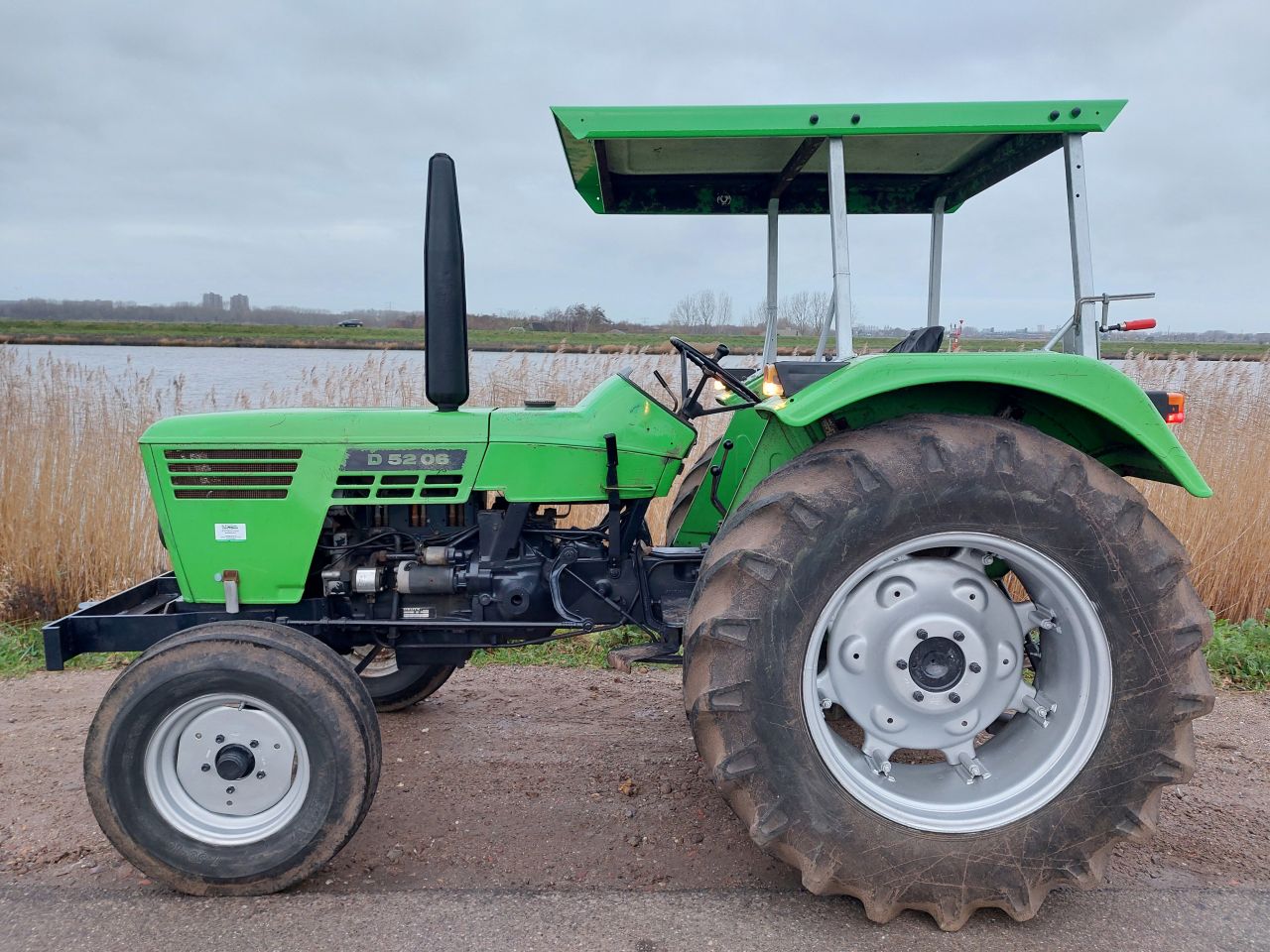 Deutz D 5206 met zonnedak
