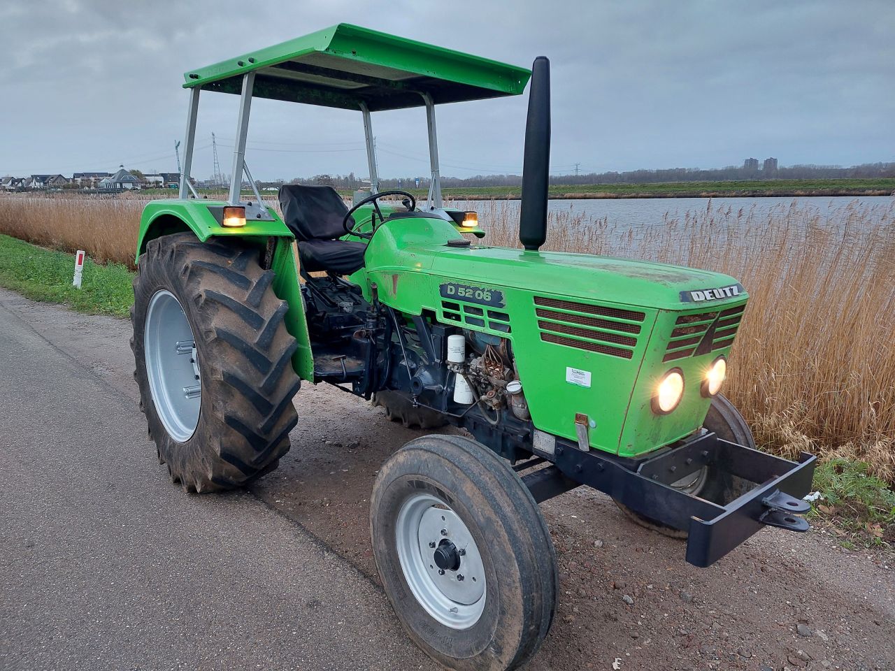 Deutz D 5206 met zonnedak