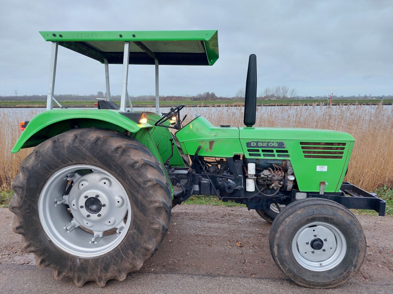 Deutz D 5206 met zonnedak